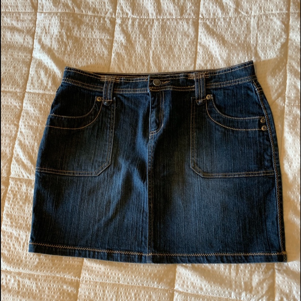 Daisy fuentes denim mini-skirt